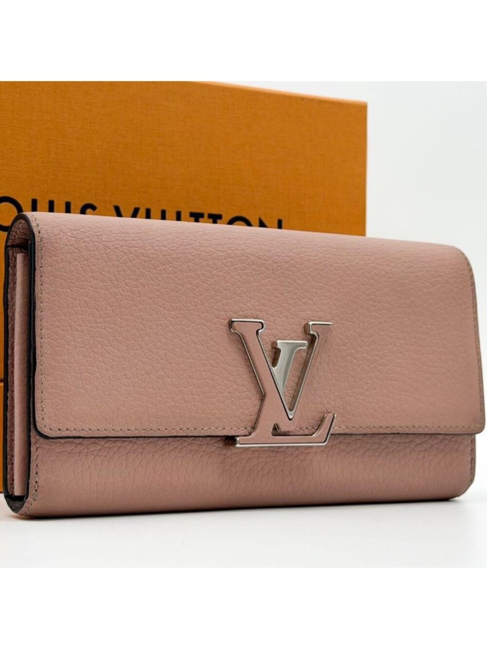 Louis Vuitton Portefeuille Capucines Taurillon Pink Wallet